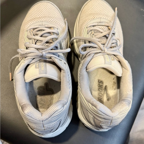 Brook’s Addiction Walker Suede Sneakers
Women’s Size 9 Wide - Picture 3 of 10